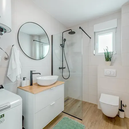 Apartment Zaja *